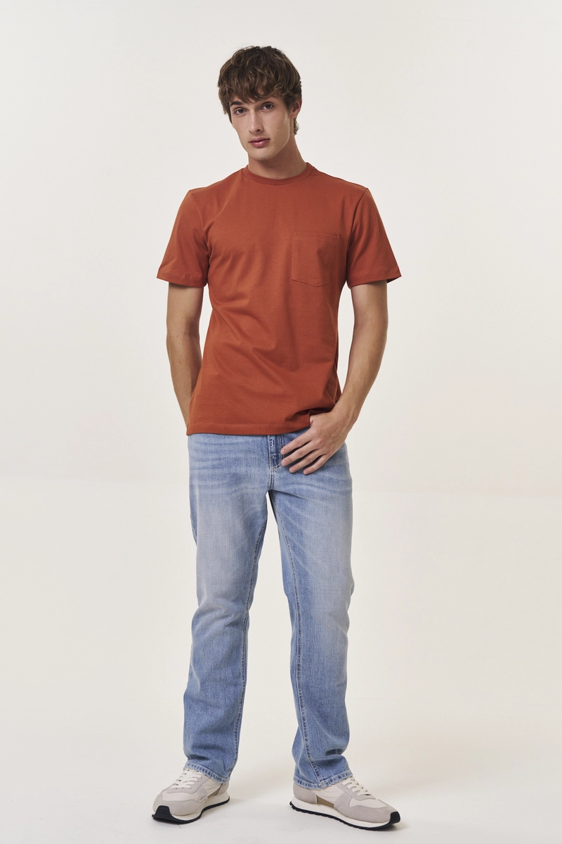 Camiseta Masculina Regular Com Bolso Marrom Lcecci