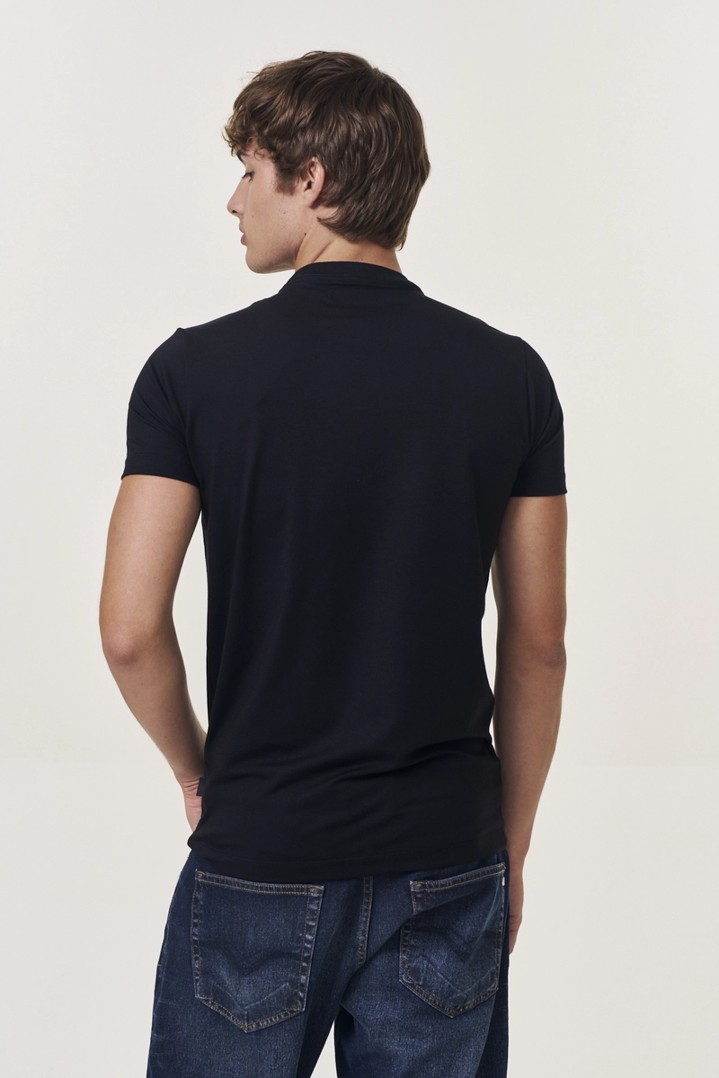 Camiseta Masculina Regular Slim Preto Lcecci