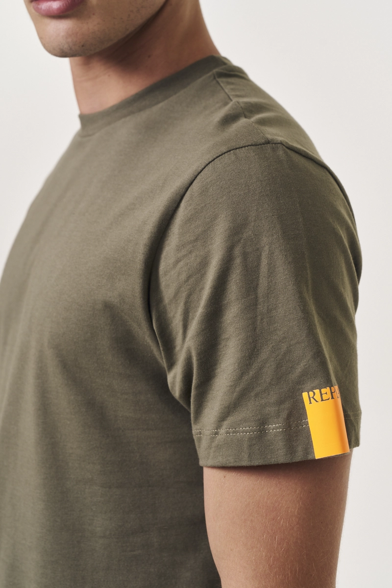 Camiseta Masculina Regular Básica Verde Dragon Replay