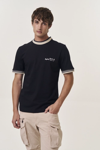 Camiseta Masculina Regular Detalhe Costas