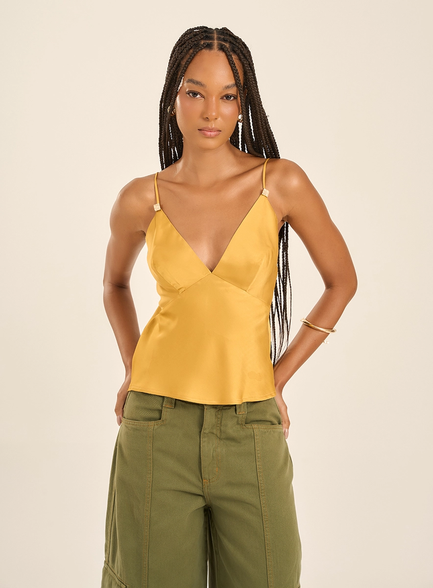 Blusa Basic Comfort Com Decote Em V Bege Souisy
