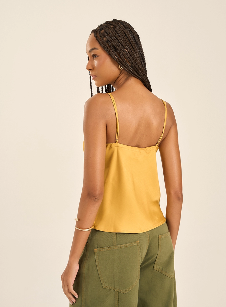Blusa Basic Comfort Com Decote Em V Bege Souisy