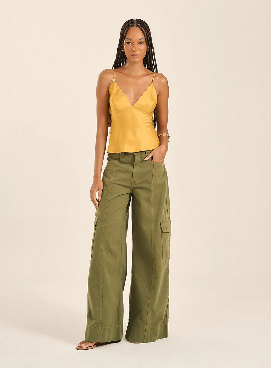 Blusa Basic Comfort Com Decote Em V Bege Souisy