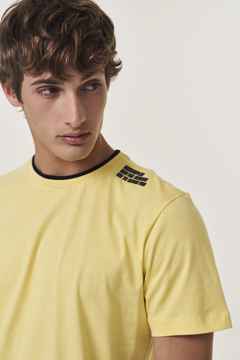 Camiseta Masculina Regular Amarelo Lcecci