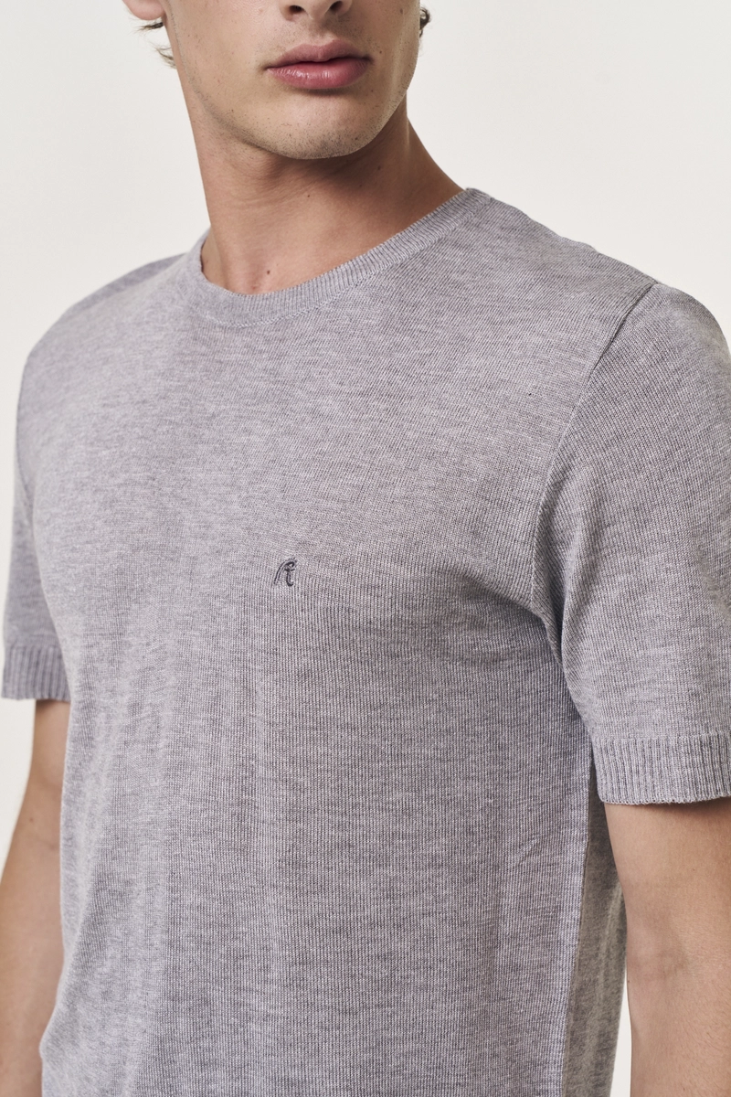Camiseta Masculina Tricô Regular Cinza Lcecci
